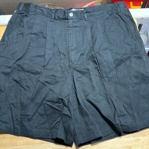 Men's Black Pleated Shorts